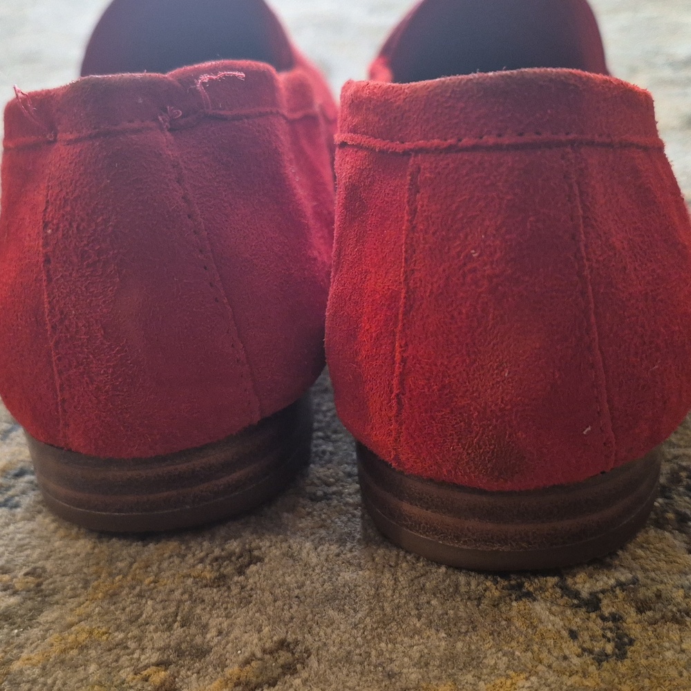 AEROSOLES Women's Bold Red Flats - Picture 8 of 9